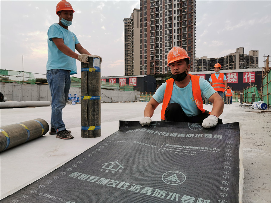 雨中情大力推广防水机械化标准施工------中铁一局广州西塱项目